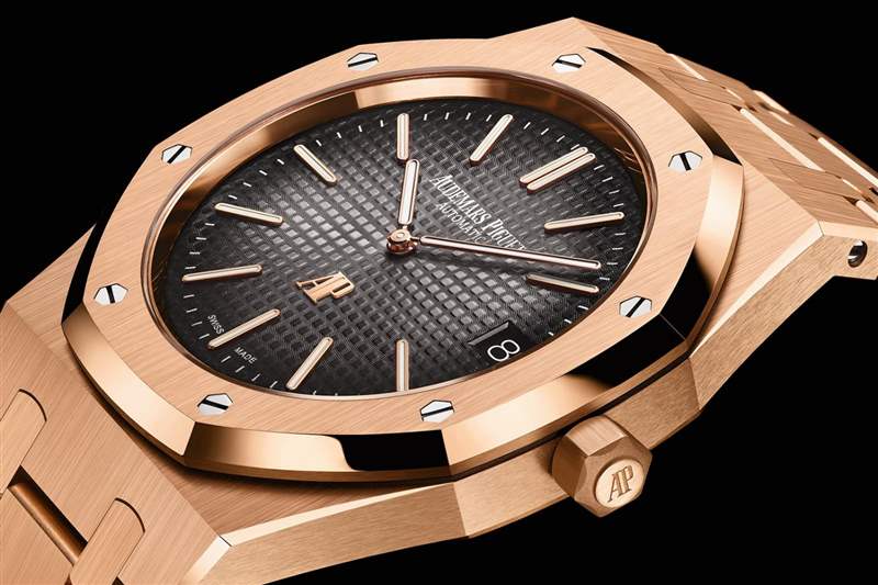 愛(ài)彼推出配備全新機(jī)芯的皇家橡樹(shù)“Jumbo”超薄款（Ref. 16202）-復(fù)刻表