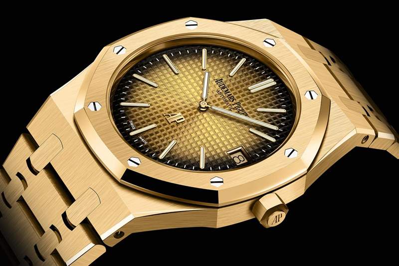 愛(ài)彼推出配備全新機(jī)芯的皇家橡樹(shù)“Jumbo”超薄款（Ref. 16202）-復(fù)刻表