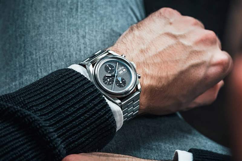 富通推出世界上第一款經過太空測試的腕表——Stratoliner Chronograph-復刻表