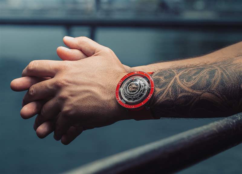 MB&F HM7 Aquapod 鉑金紅色腕表-復(fù)刻表