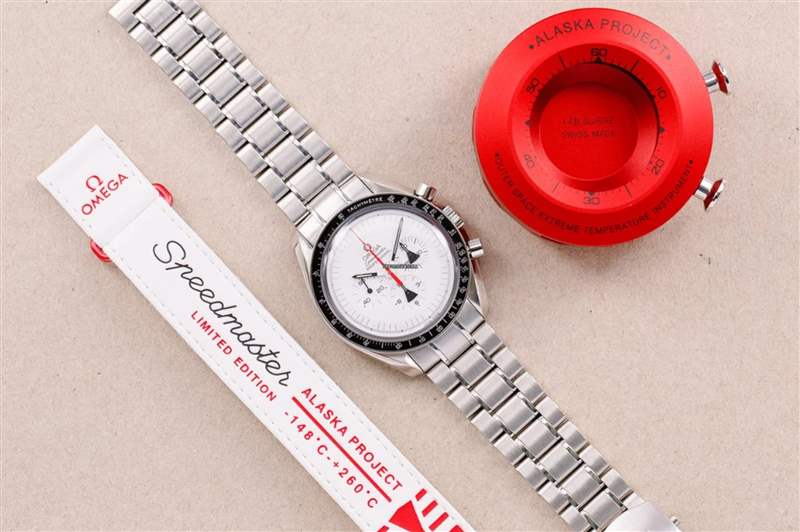 Speedmaster Alaska Project Limited Edition這款表當(dāng)年的定價為5,500美金。 (chrono24官網(wǎng)) OMEGA 3款絕版超霸手表今年行情高漲其中1只升67%身價翻超過3倍-復(fù)刻表