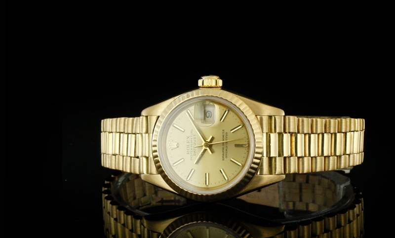 她們背紅的包你早認識，她們最常戴的那款表你知道嗎？-復(fù)刻表