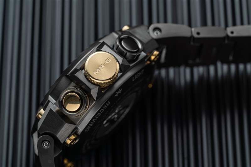 卡西歐G-SHOCK|極致堅固典范「赤備」武士盔83年元祖經典升級致敬-復刻表