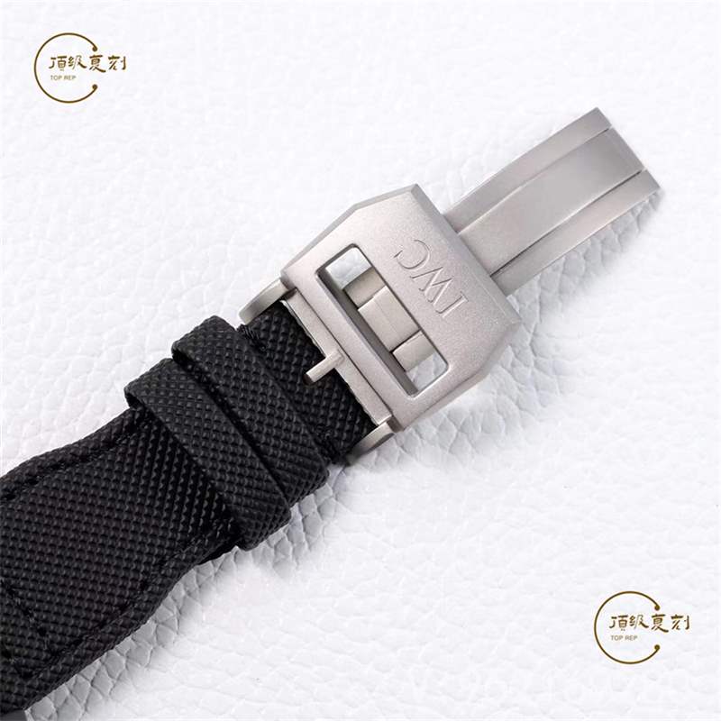 ZF廠萬國大飛-ZF廠萬國大飛行員IW502003藍盤陶瓷復刻做工怎么樣-復刻表