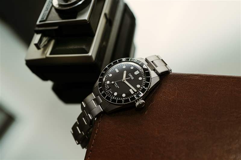 使用新款Oris&nbsp;Divers 65 親身體驗(yàn) 12 小時(shí)表圈和啞光表盤-復(fù)刻表