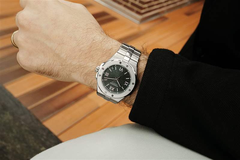 正在推出蕭邦宣布一只新的綠色高山鷹-復刻表