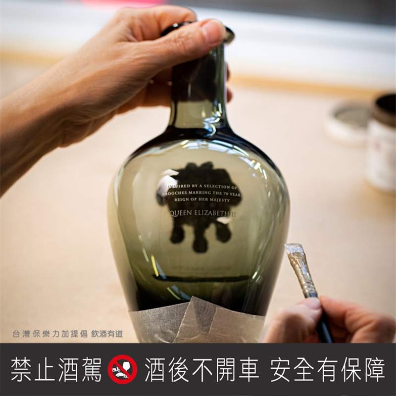 皇家禮炮致敬白金禧深遠意義珍稀威士忌的完美調和成就時代定義-復刻表