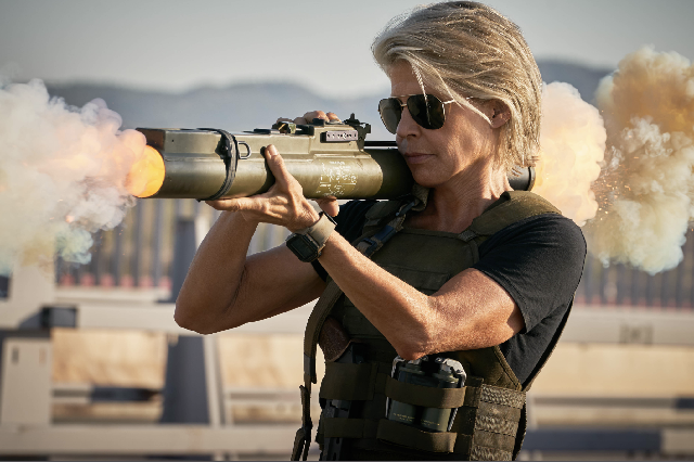 看電影琳達漢密爾頓殺死了戴著數字尼克松手表的電子人,在她的回歸中飾演莎拉康納在“終結者:黑暗命運”中-復刻表