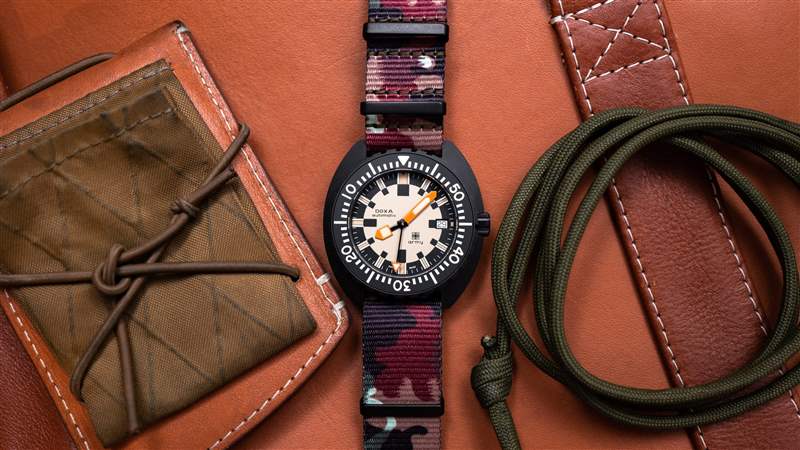 親身體驗(yàn)神秘的復(fù)古Doxa Army以現(xiàn)代陶瓷手表的形式重新出現(xiàn)-復(fù)刻表