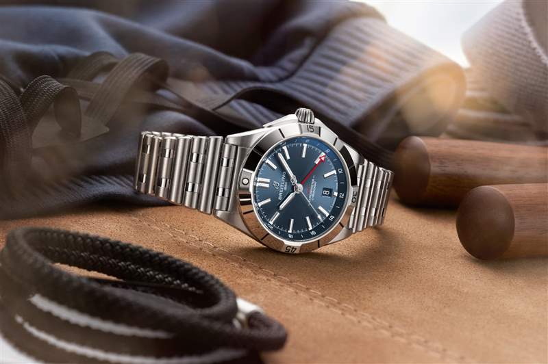 Breitling航空經(jīng)典Navitimer70周年聯(lián)乘國泰GMT腕表限量200枚-復(fù)刻表