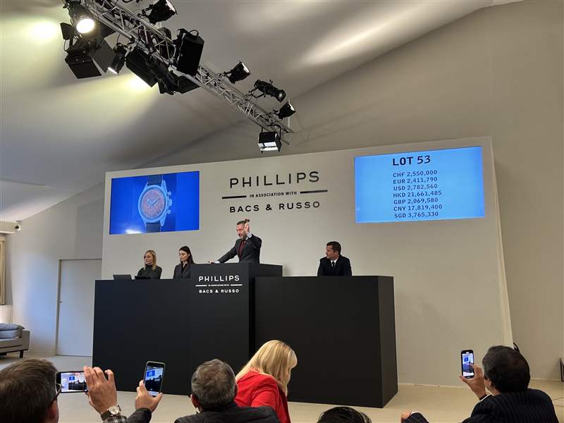 1957年初的Speedmaster Ref.?2915-1富藝斯以超過(guò)340萬(wàn)美元的價(jià)格售出，打破了最昂貴的歐米茄手表的記錄-復(fù)刻表