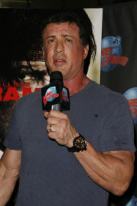 Sylvester Stallone wearing a U-Boat watch 第一滴血里蘭博史泰龍戴的是什么手表?-復刻表
