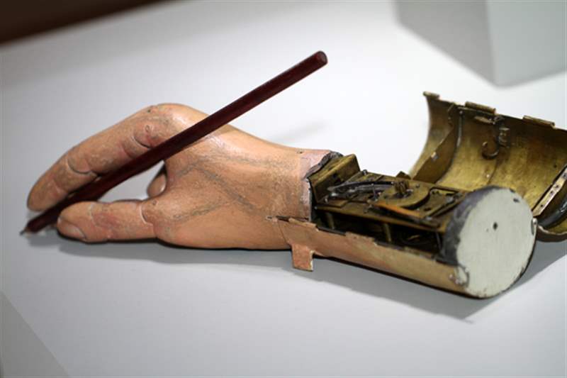 瑞士鐘表博物館中陳舊的自動機和其他發條裝置作品-復刻表