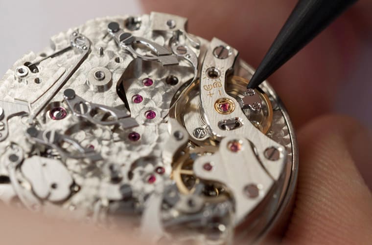 「罕見(jiàn)雙認(rèn)證高工藝規(guī)格」蕭邦L.U.C萬(wàn)年歷計(jì)時(shí)碼表-復(fù)刻表