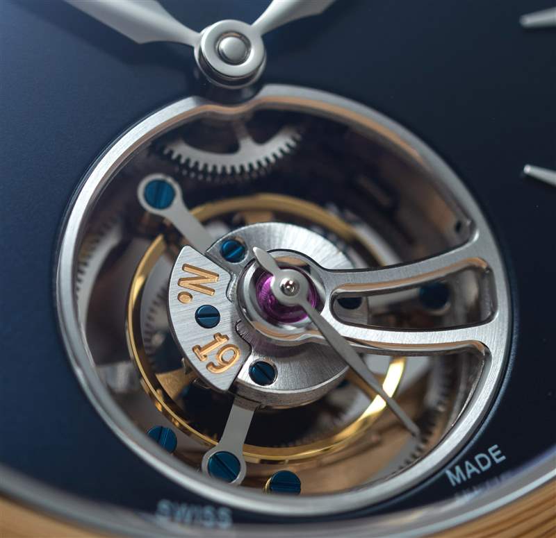 手表評論:康斯登制造經典陀飛輪周年紀念手表售價15695美元-復刻表