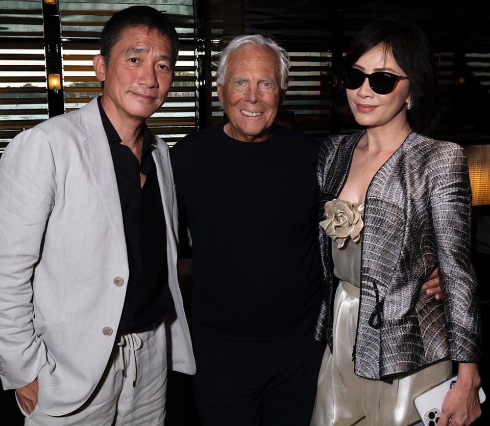 時尚大師Armani亞曼尼獲頒金獅獎帶了一支簡潔俐落價格不貴的表-復刻表