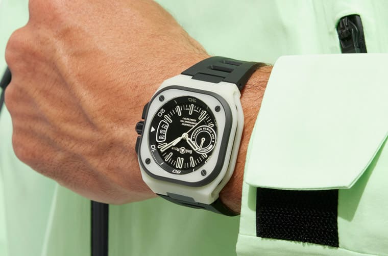 柏萊士夜光系列BR-X5 Green Lum再進化整枚表殼都會發出綠光-復刻表